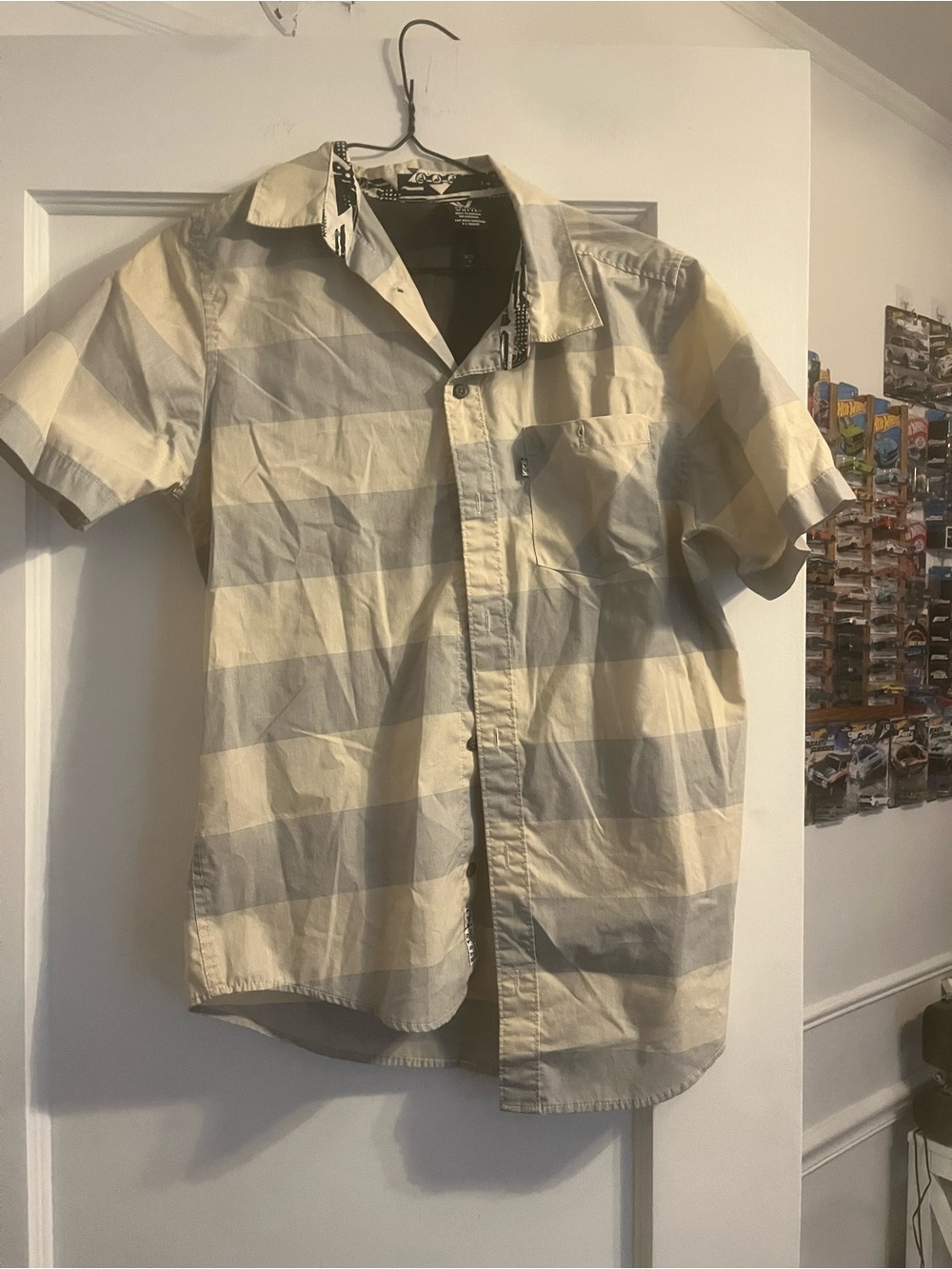 Shaun White Beige and Gray Horizontal-Stripe Short-Sleeve Button-Up